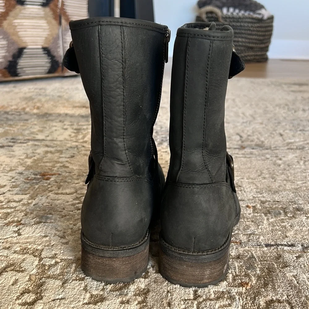 Ugg Chaney Boots - Picture 8 of 13